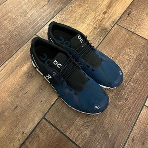 Men’s On Running Size 11